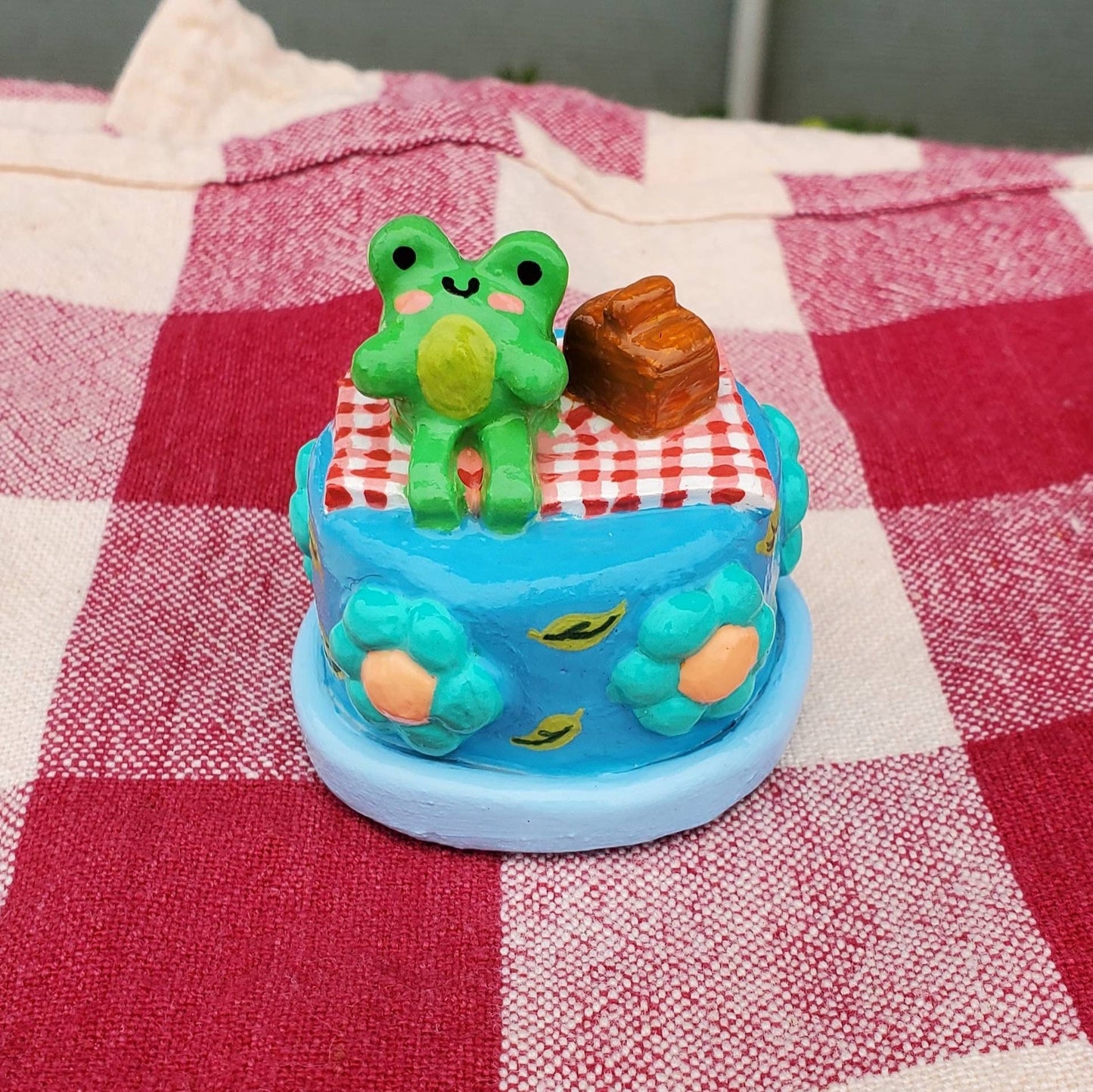 Blue Flower Picnic Froggy Cake