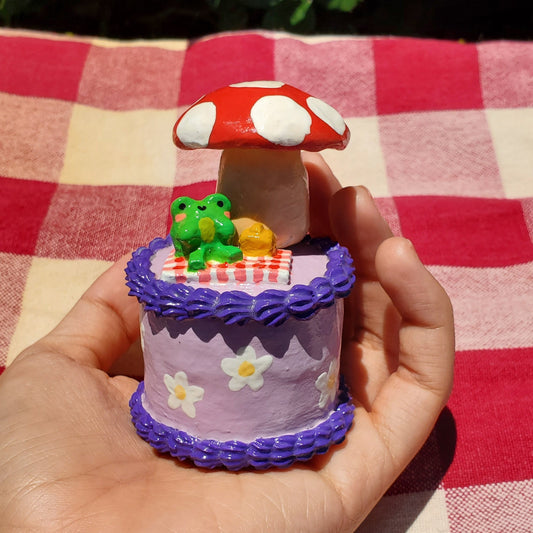 Froggy Picnic Cake with Single Mushroom - Purple